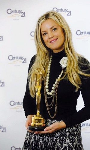 Marla Janzen wins Century 21 Centurian Awards Gala